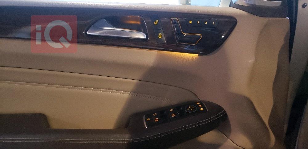 مرسيدس بنز ام ال- كلاس